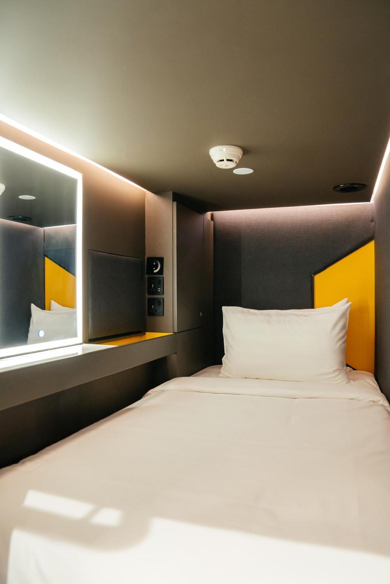 Capsule Transit Sleep Lounge Klia T1 - Landside Hotell Sepang Eksteriør bilde